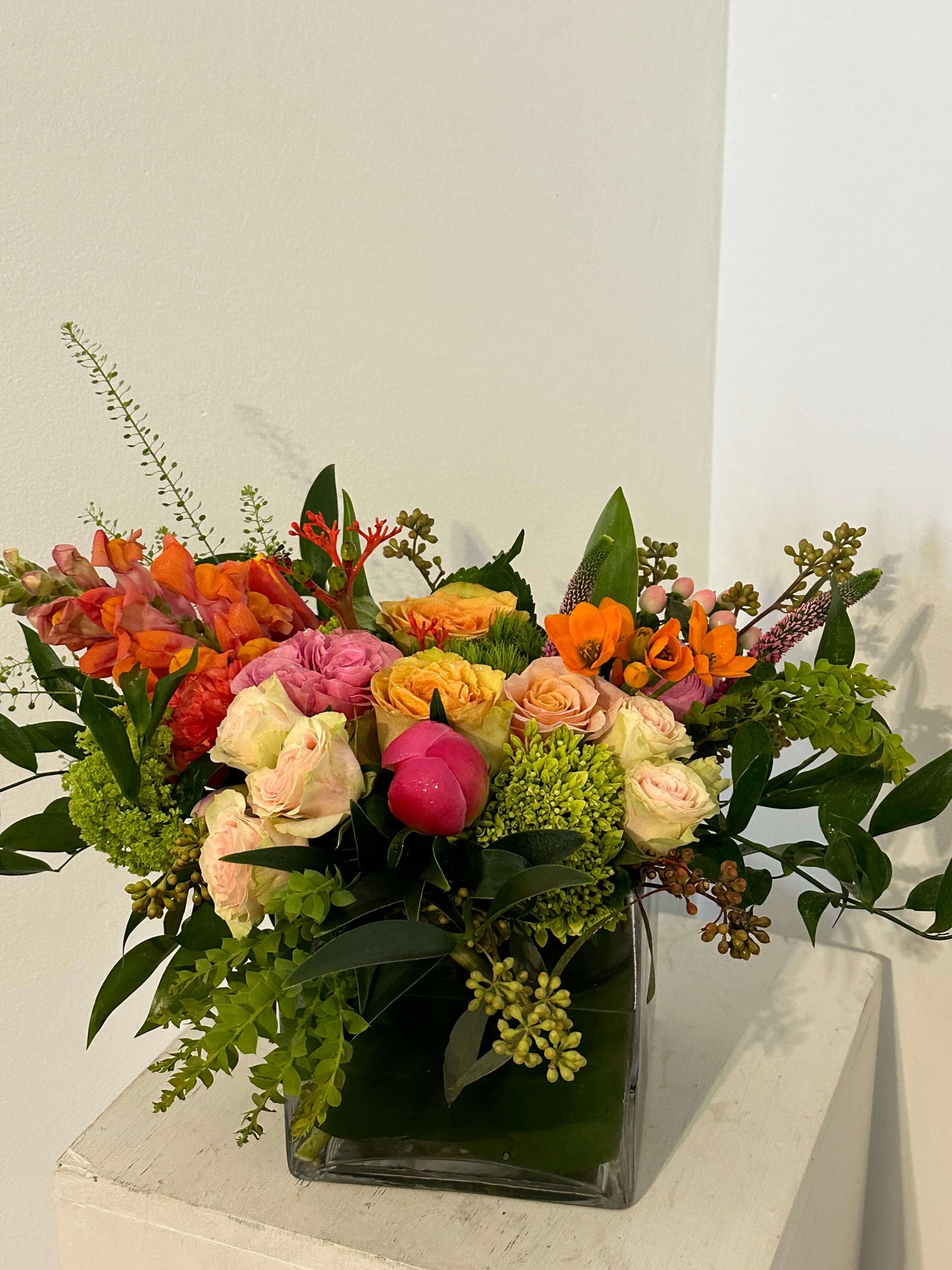 Pop of Colour Table Arrangement