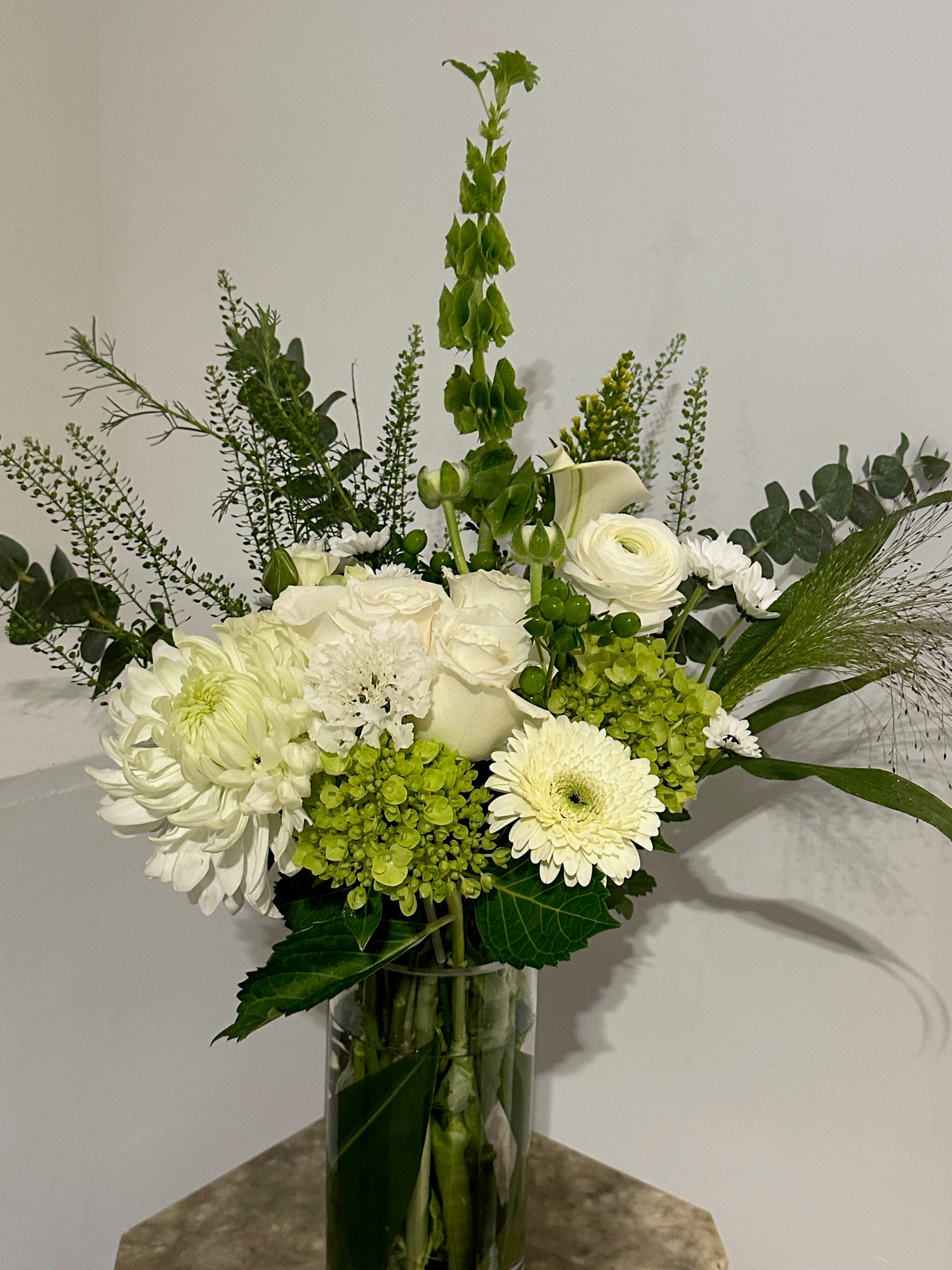 Natural-Style White & Green Vase Arrangement