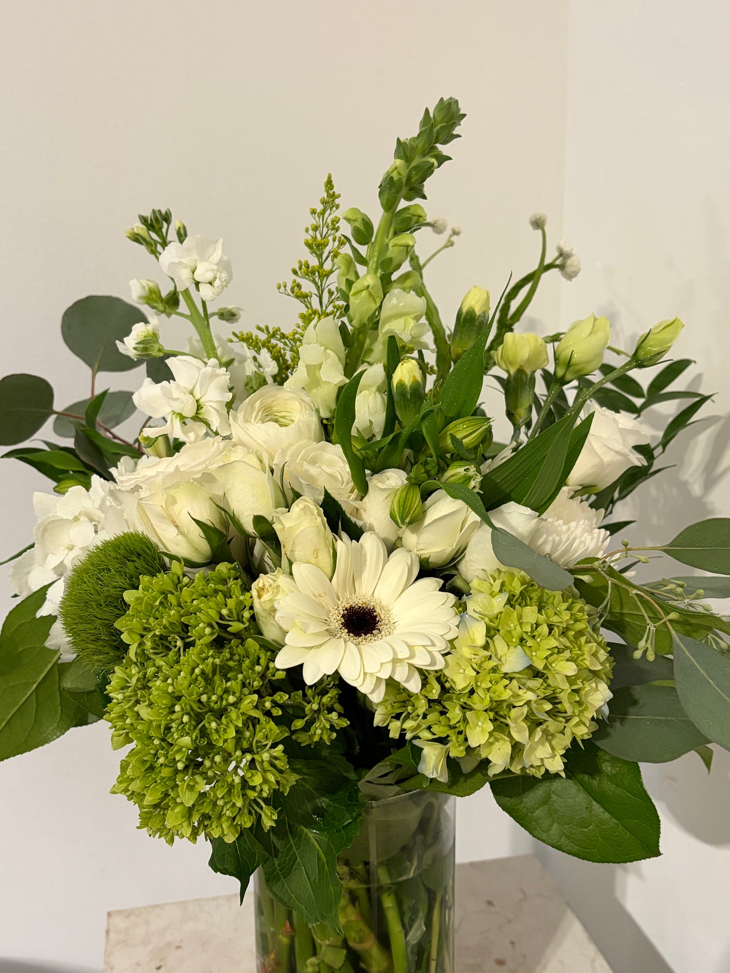 Natural-Style White & Green Vase Arrangement