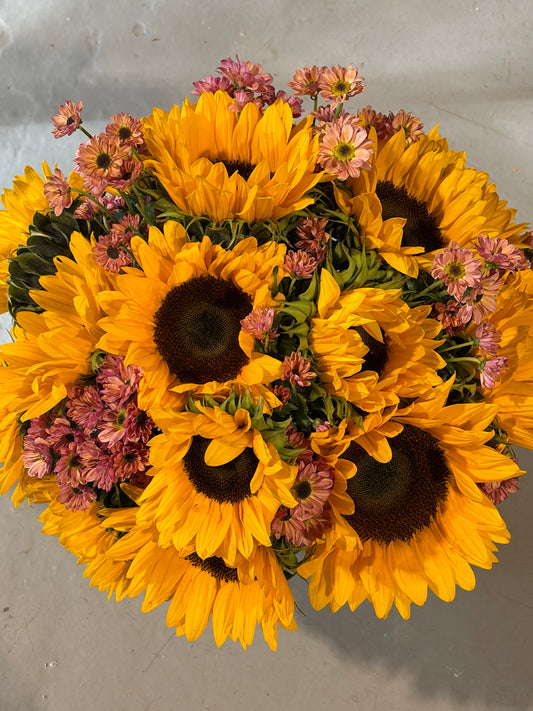 Grand Sunflower Sunshine Bouquet (15 Stems)